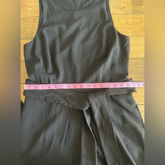 TASH AND SOPHIE Chic Black Sleeveless Jumpsuit Belted Wide Leg Stretchy Sz 6 - Picture 7 of 12